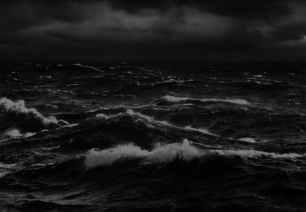 Noordzee storm zwart wit foto